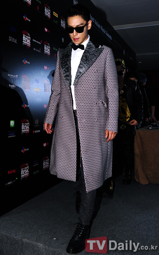 韩国MAMA音乐盛典香港举行 韩佳人等众韩星