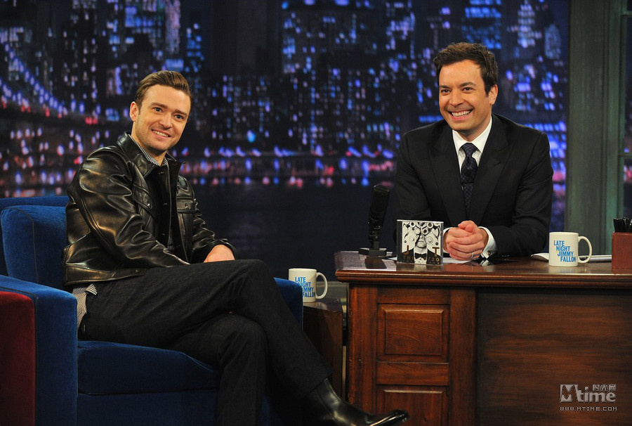 贾斯汀丁伯莱克做客肥伦秀 现场表演High翻天