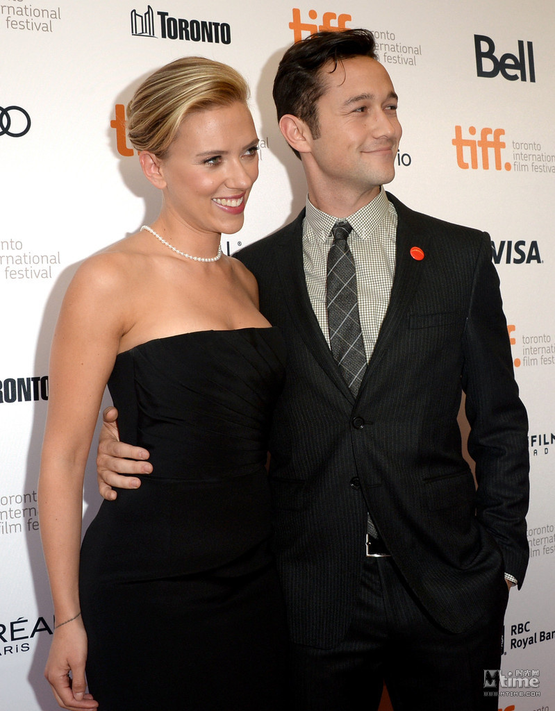 情圣囧色夫多伦多首映 囧瑟夫疯跑斯嘉丽端庄