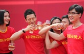"合伙人"七天破两亿庆功 陈可辛承诺过五亿全体激吻