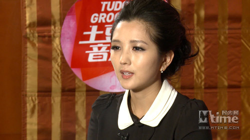 何洁客串主持土豆最音乐 新歌打榜信心满满