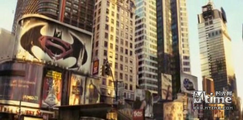 钢铁之躯2 加入中年版蝙蝠侠 或锁定乔哈姆–