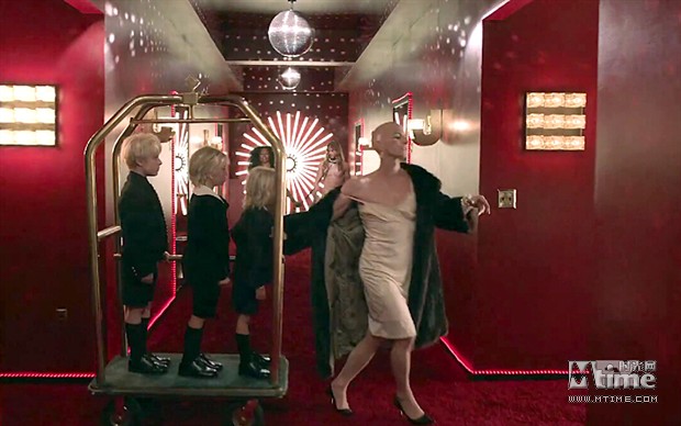 《美国恐怖故事:旅馆》首曝片段