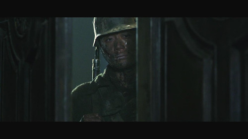 又重看了一遍《金陵十三钗》,贴一些好的画面