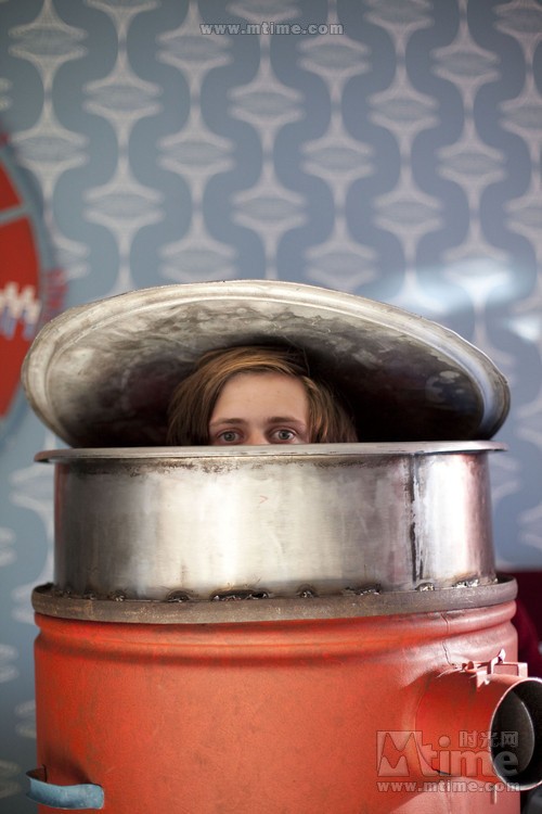 《头脑简单的西蒙》:理性与情感