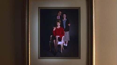 《美国丽人》--平凡皮囊下的孤独悸动