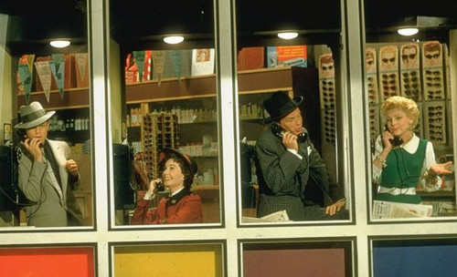 《<em>红男绿女</em>》表演和舞蹈成分较重的音乐喜剧片