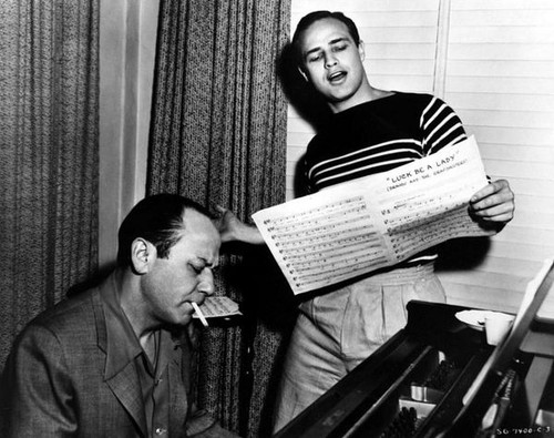 《<em>红男绿女</em>》表演和舞蹈成分较重的音乐喜剧片