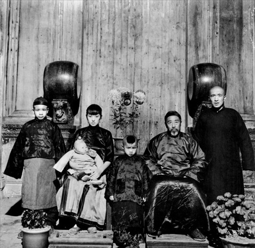 【华语导演】电影解说词--光影人生张艺谋 –