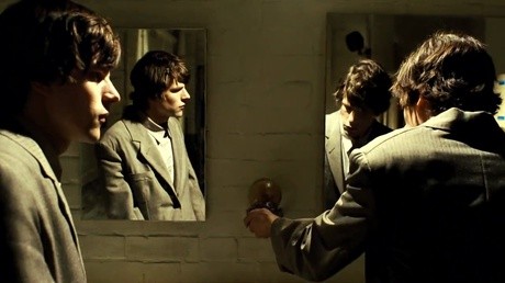 《双重人格》--卡夫卡式的寓言:演绎出社会对人