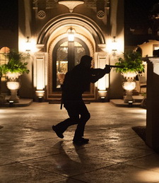 《边境杀手》的护卫人员来自美国哪个部门？