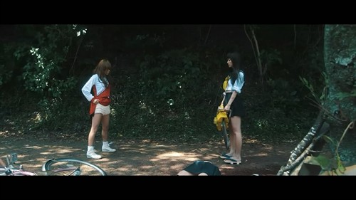 补考少女只想露底裤--《电锯少女血肉之花