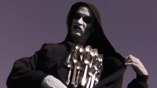 勺子杀人狂:细思恐极的荒诞搞笑短片