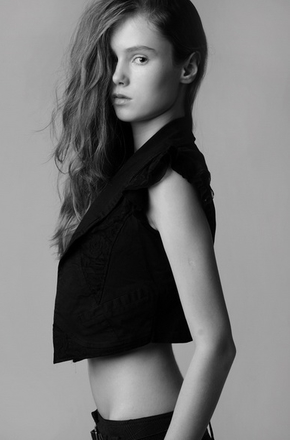 雅娜·洛韦科娃 Yana Novikova