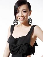邓萃雯 Shereen Tang