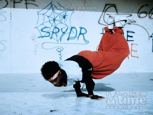 霹雳舞教学之手指破浪图片_霹雳舞教学之手指