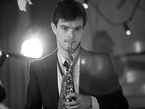 《修女艾达》外面的世界