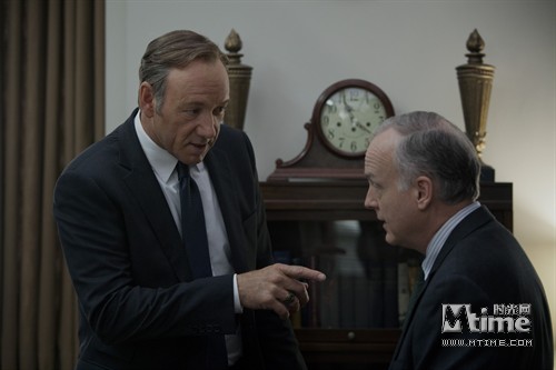 《纸牌屋》新季前瞻:权力牌局五招引出四大谜题