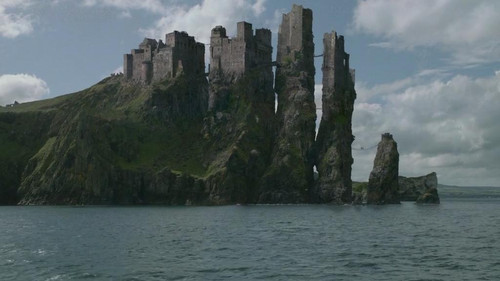 派克城临冬城鹰巢城,特效是不是很给力君临城临冬城收养的冰原狼,多次