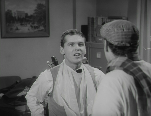 恐怖小花张着血盆大口喊着饥肠辘辘连骨带肉齐吞