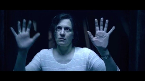 独特很闷骚 很可怕很无助很绝望 大量独白 几乎可以说是一个人的电影