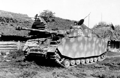 影片错误的使用了四号h型坦克