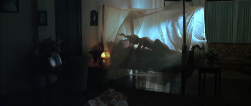 眼神无光看多了蛋疼,反不如演"肯"的帅哥阳光顺眼,脱得又干脆