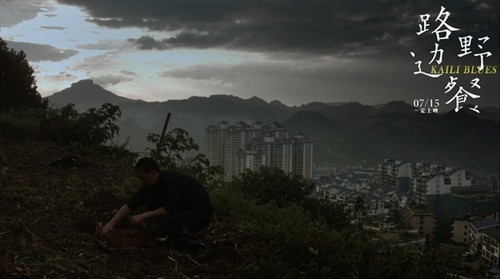 鼓盆而歌,坟前蹦迪