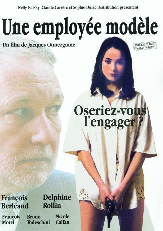 Une employée modèle海报