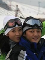 我们俩的婚姻海报