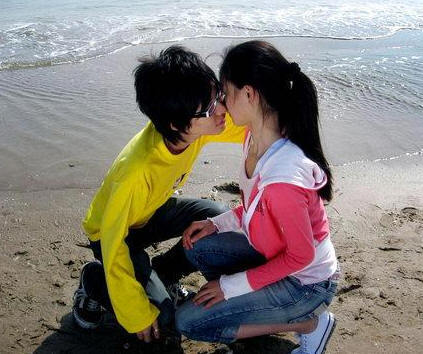 琴麻岛的海海报