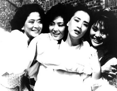 四姐妹海报