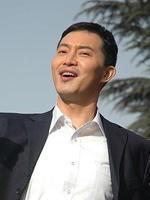 阳光灿烂周三强海报