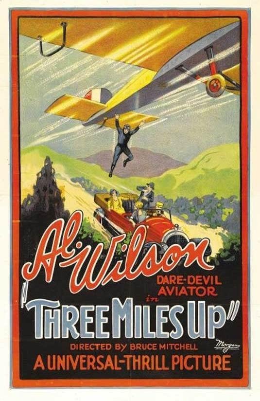 向上三英里海报