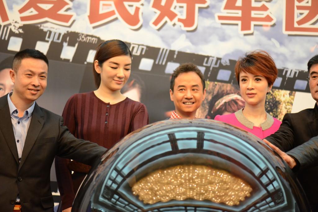 爱民好军医海报