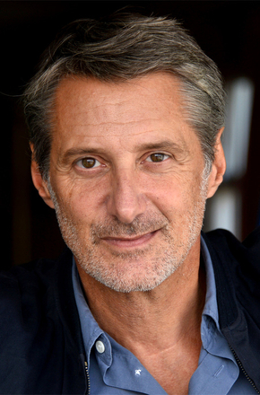 安东尼·德科内/antoine de caunes