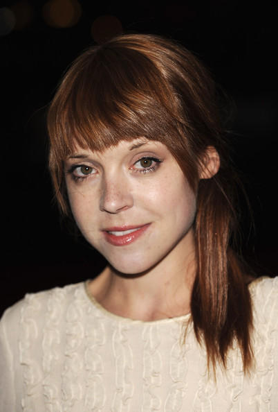 安东尼娅·坎贝尔-休斯