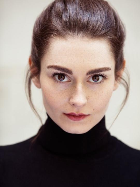 warnekrossebastian koch赛巴斯汀·柯赫elsaemerald fennell艾玛蕾