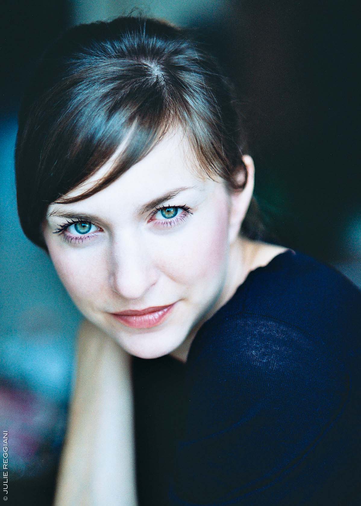 艾米丽·卡恩,emilie caen - 时光网mtime