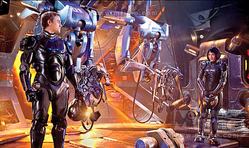 《环太平洋》中的巨型机器人驾驶员