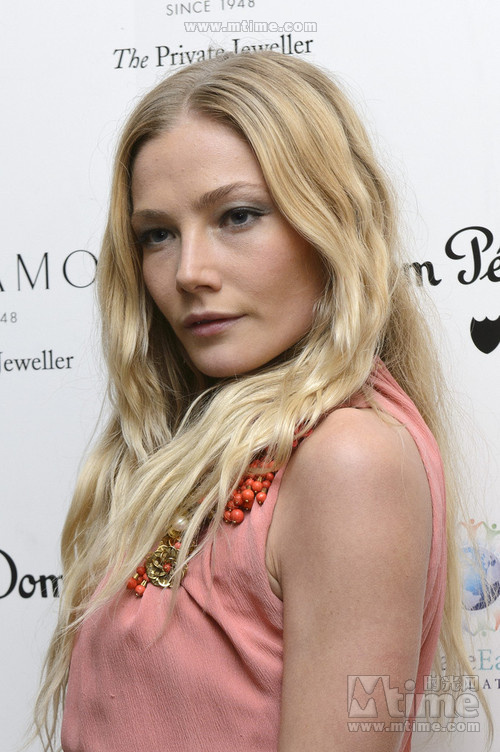 克拉拉·佩吉特 clara paget 生活照 #0040