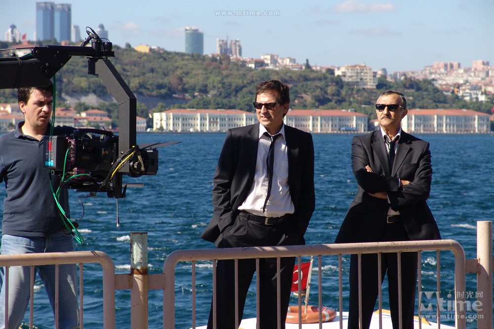 Bir ihtimal daha var海报