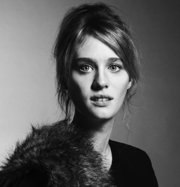 麦肯兹·戴维斯 照片 - mtime时光网