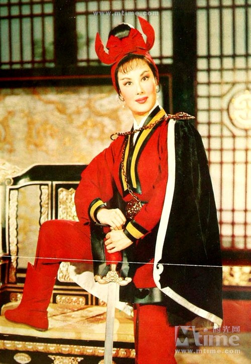 60年代,李丽华一派女王范儿,先后主演了《杨贵妃》《武则天》《观世音