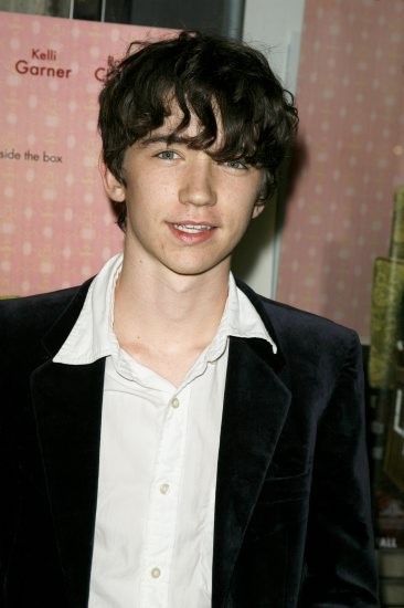 连姆·艾肯 生活照 - mtime时光网