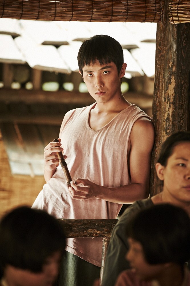 sung-min lee李星民主演:更多剧情电影改编自德国传说《花衣魔笛手》