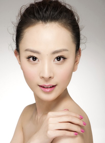 孙歌璐,出生于江苏徐州,中国内地女演员,毕业于中国传媒大学2006级