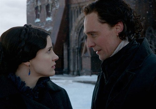 猩红山峰姐弟恋