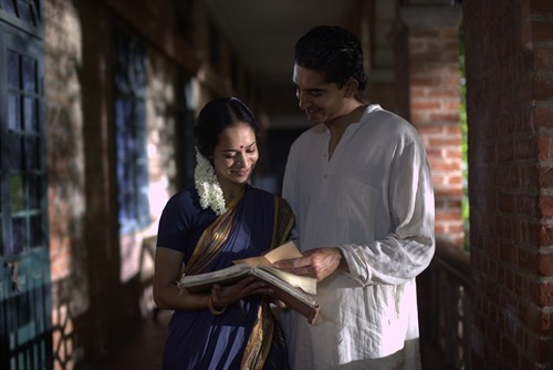 电影简介:印度数学奇才斯里尼瓦瑟·拉马努金(戴夫·帕特尔 dev patel